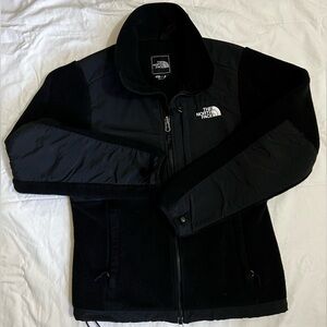 The NorthFace Women Retro Fleece jacket in Size-S/P, Color black.